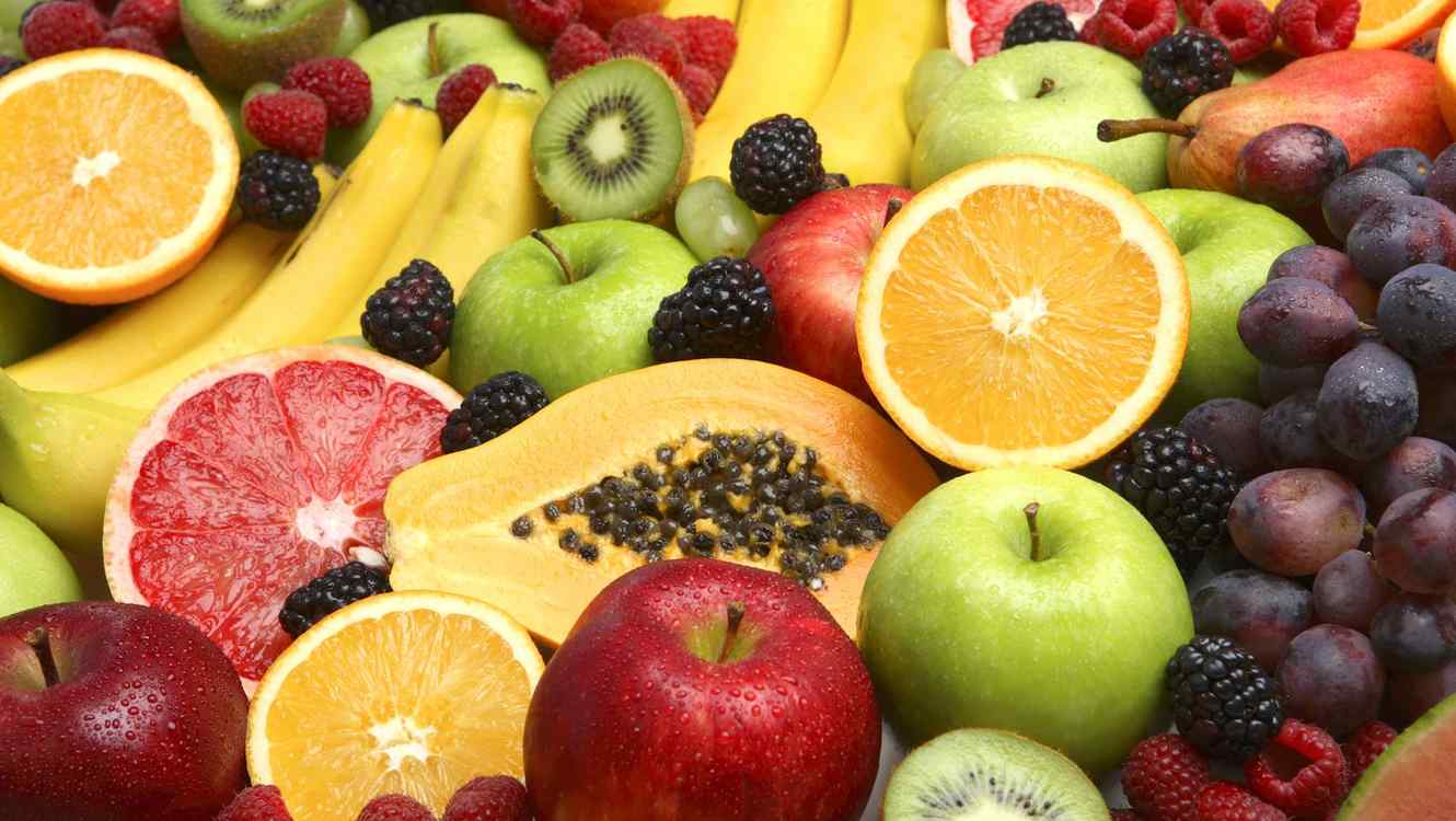 Ăn nhiều trái cây giàu Vitamin C giúp cải thiện kích thước vòng 1