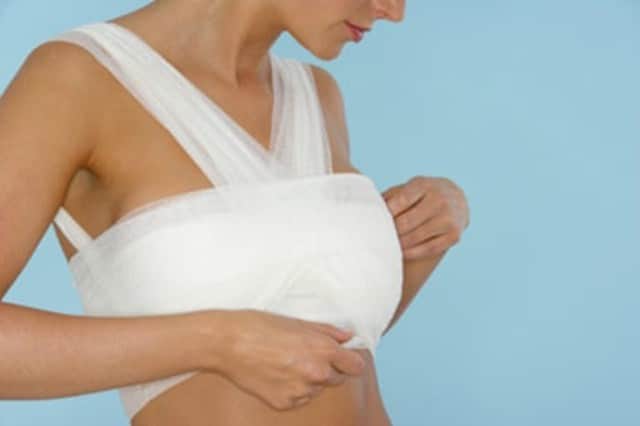 Hướng dẫn chăm sóc ngực đúng cách sau phẫu thuật nâng ngực