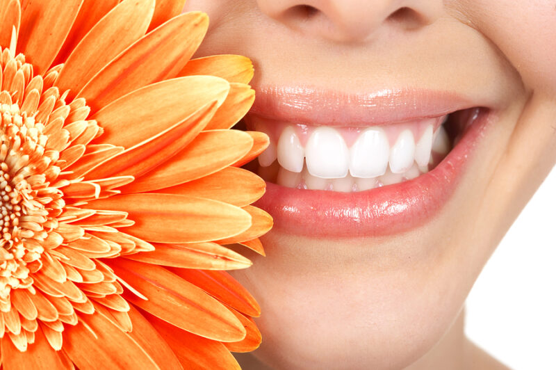 Lấy cao răng và tẩy trắng răng có giống nhau không?
